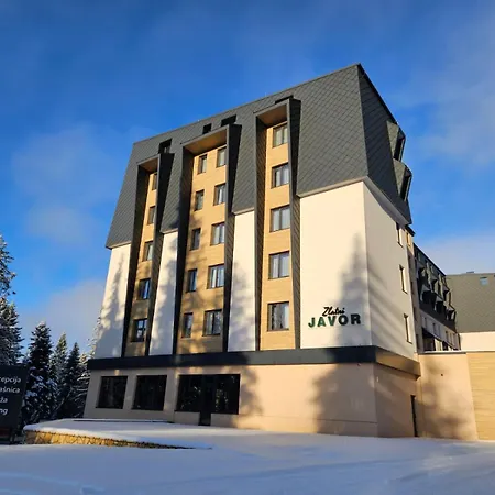 Zlatni Javor Aparthotel 4*