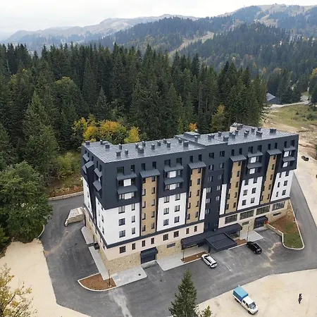 Zlatni Javor Aparthotel 4*