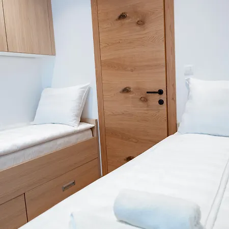 Zlatni Javor Aparthotel