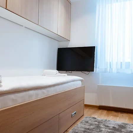 Aparthotel Zlatni Javor