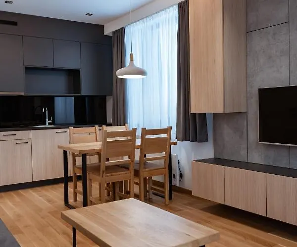 Zlatni Javor Aparthotel 4*