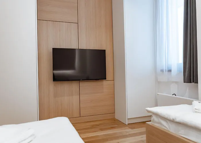 Zlatni Javor Aparthotel 4*